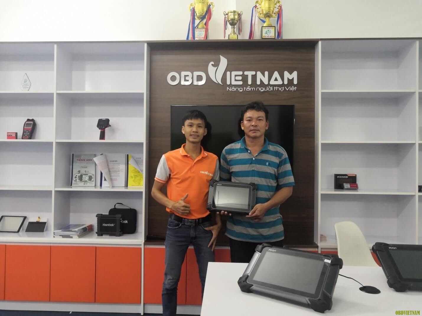 KTV OBD Việt Nam chụp ảnh lưu niệm cùng anh Phụng